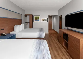 AmericInn & Suites By Wyndham Baraboo Event Center hotel thumbnail 6