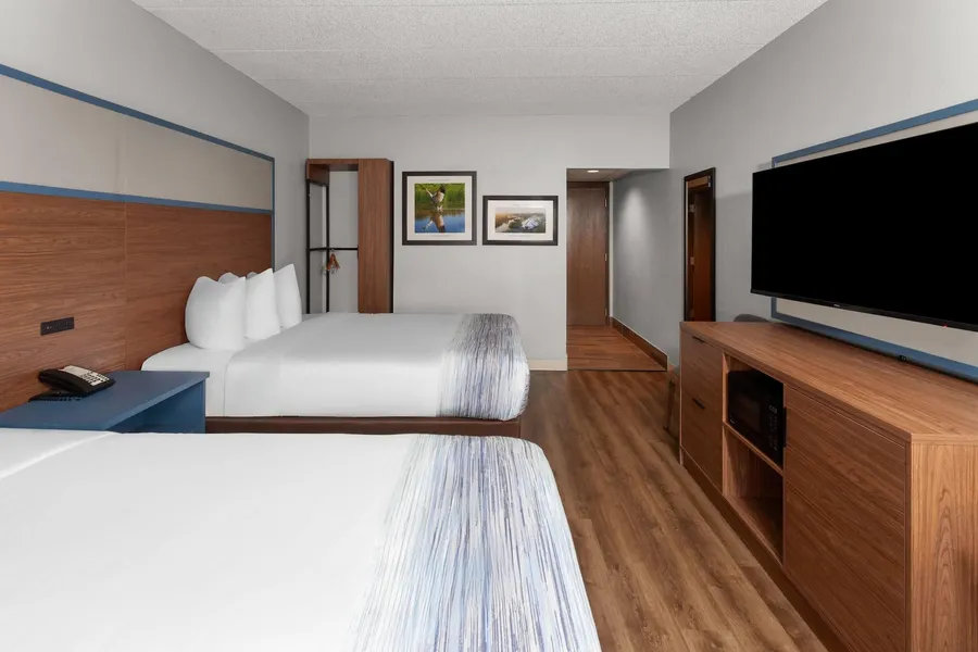 AmericInn & Suites By Wyndham Baraboo Event Center hotel detail image 6