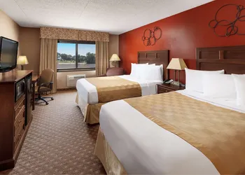 Roosevelt Grand Dakota, SureStay Collection by Best Western hotel thumbnail 5