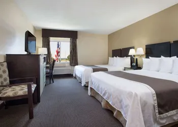 Baymont by Wyndham Dale hotel thumbnail 5