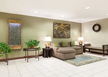 Baymont by Wyndham Dale hotel thumbnail 2