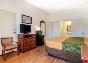 Econo Lodge Inn & Suites near Chickamauga Battlefield hotel thumbnail 6