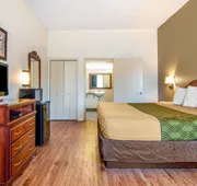 Econo Lodge Inn & Suites near Chickamauga Battlefield hotel detail image 7