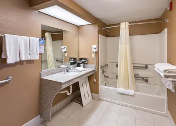 Quality Inn Kingston Springs hotel thumbnail 8