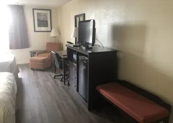 America's Inn hotel thumbnail 4