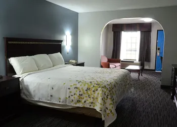 Gateway Inn and Suites hotel thumbnail 6