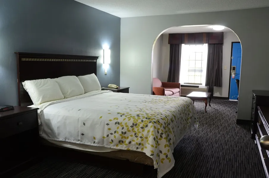 Gateway Inn and Suites hotel detail image 6