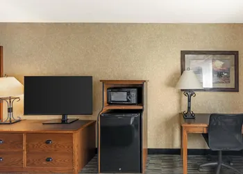 Best Western Plus Kelly Inn & Suites hotel thumbnail 6