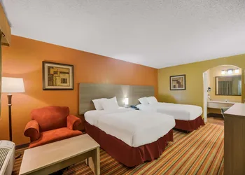 SureStay Hotel by Best Western Mt Pleasant hotel thumbnail 4