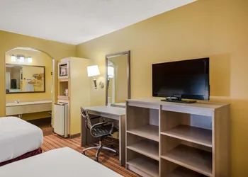SureStay Hotel by Best Western Mt Pleasant hotel thumbnail 6