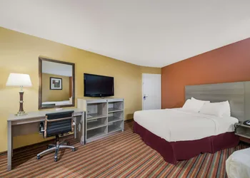 SureStay Hotel by Best Western Mt Pleasant hotel thumbnail 8