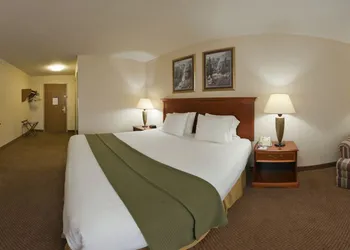 Holiday Inn Express Adrian by IHG hotel thumbnail 3