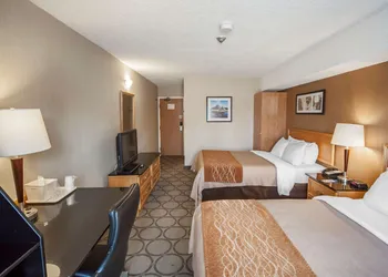 Comfort Inn Winnipeg Airport hotel thumbnail 5
