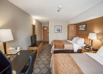 Comfort Inn Winnipeg Airport hotel thumbnail 5