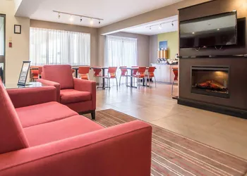 Comfort Inn Kirkland Lake hotel thumbnail 4