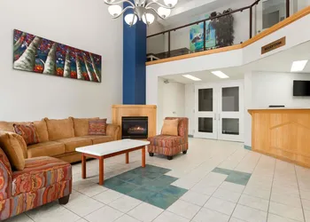 Travelodge by Wyndham Windsor hotel thumbnail 2