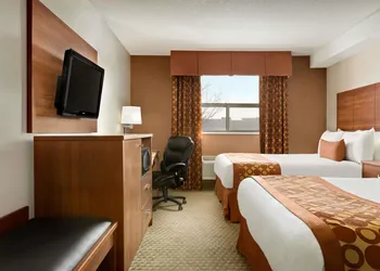 Travelodge by Wyndham Windsor hotel thumbnail 4