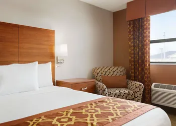Travelodge by Wyndham Windsor hotel thumbnail 6