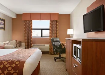 Travelodge by Wyndham Windsor hotel thumbnail 7