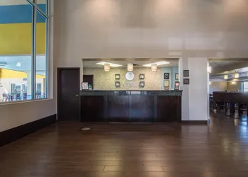 Comfort Inn & Suites Airport South hotel thumbnail 4