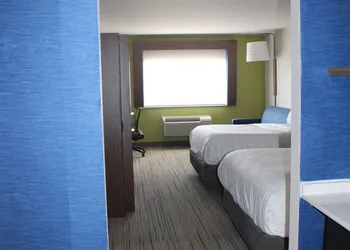 Holiday Inn Express Hotel & Suites Raton by IHG hotel thumbnail 6
