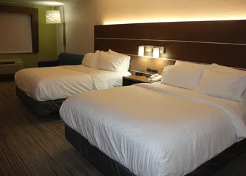Holiday Inn Express Hotel & Suites Raton by IHG hotel thumbnail 8