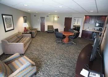 Courtyard by Marriott Hickory hotel thumbnail 8