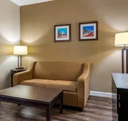 Comfort Inn & Suites near Six Flags hotel detail image 4