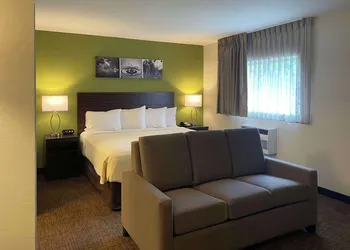 Suburban Studios Melbourne Airport hotel thumbnail 7
