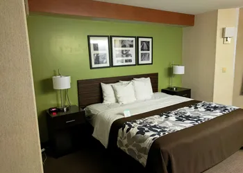 Sleep Inn & Suites Oregon - Toledo hotel thumbnail 6