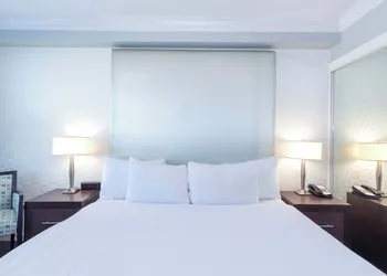 Sandman Hotel & Suites Kelowna hotel thumbnail 6