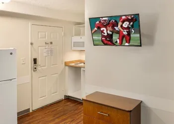 Birch Hill Suites Louisville hotel thumbnail 4