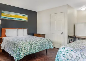 Birch Hill Suites Louisville hotel thumbnail 7