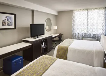 Waterfront Hotel Downtown Burlington hotel thumbnail 8