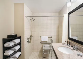 Wingate by Wyndham Lexington hotel thumbnail 7