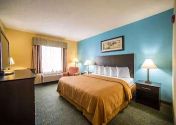 Quality Inn Litchfield Route 66 hotel thumbnail 7