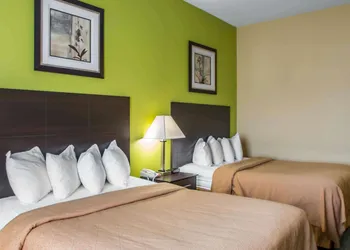 Quality Inn Litchfield Route 66 hotel thumbnail 8