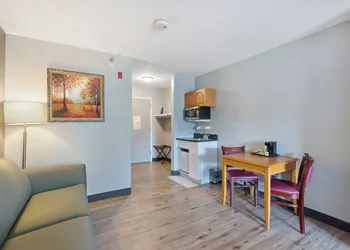 Ramada by Wyndham Saco/Old Orchard Beach Area hotel thumbnail 3