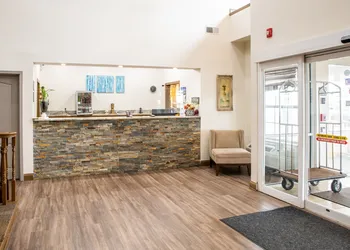 BlissPoint Inn & Suites hotel thumbnail 2