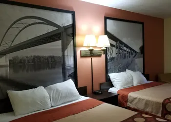 Super 8 by Wyndham Ottumwa hotel thumbnail 5