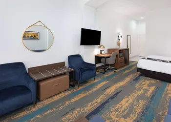 La Quinta Inn & Suites by Wyndham Pharr RGV Medical Center hotel thumbnail 7