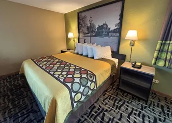 Super 8 by Wyndham McLean/Bloomington SW hotel thumbnail 7