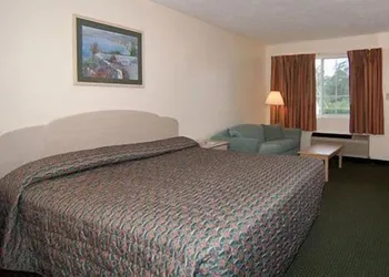 Rodeway Inn Gainesville - University Area hotel thumbnail 5