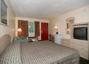 Rodeway Inn Gainesville - University Area hotel thumbnail 6