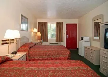 Rodeway Inn Gainesville - University Area hotel thumbnail 7