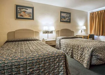 Rodeway Inn Gainesville - University Area hotel thumbnail 8