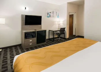 Quality Inn & Suites Waco North hotel thumbnail 4