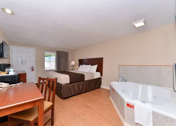 Americas Best Value Inn & Suites St. Clairsville Wheeling hotel thumbnail 7