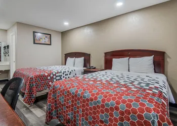 Super 8 by Wyndham Waco North I-35 hotel thumbnail 7