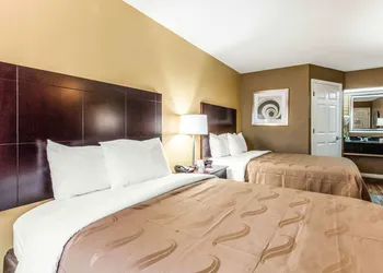 Quality Inn Bessemer I-20 exit 108 hotel thumbnail 6